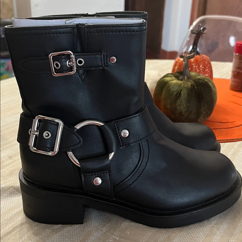 Universal Thread Women's Ankle Biker Boots - Picture 3 of 3